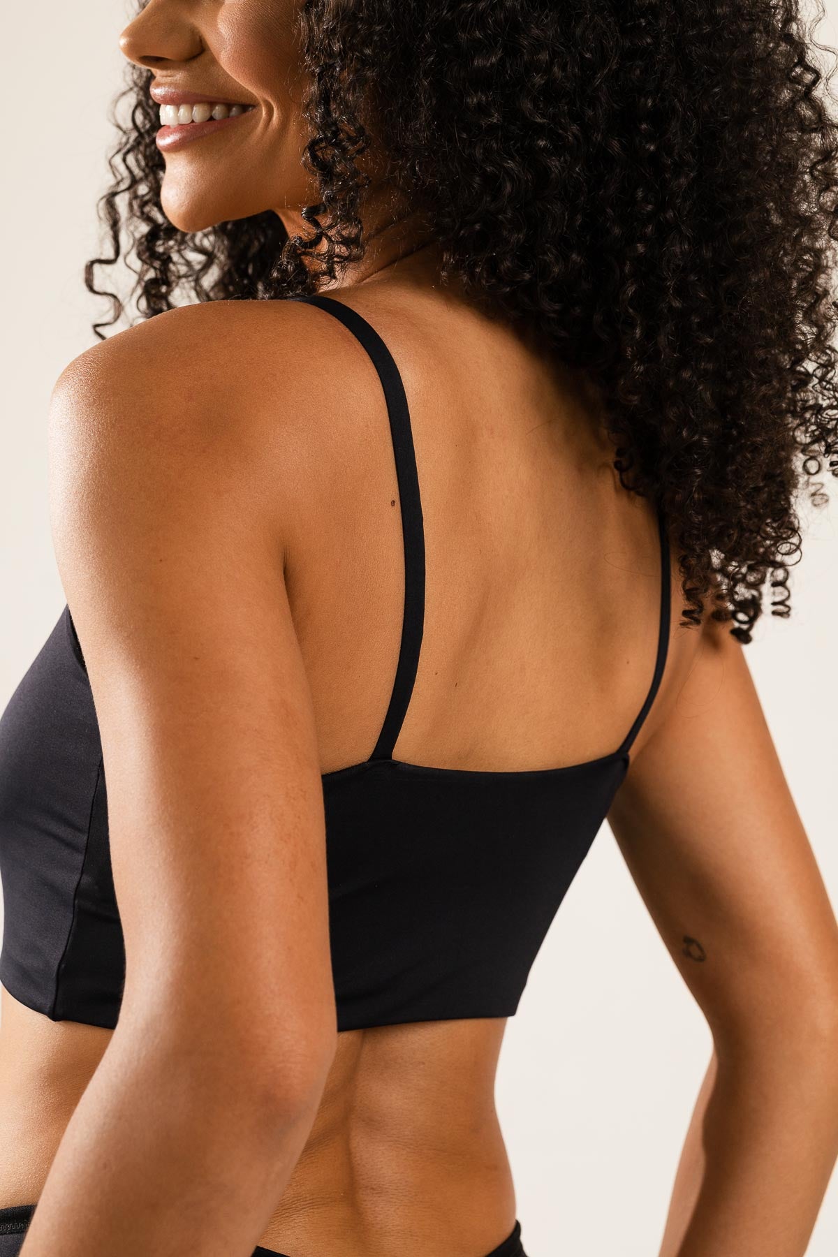 Top Reto Microfibra Isabela Preto