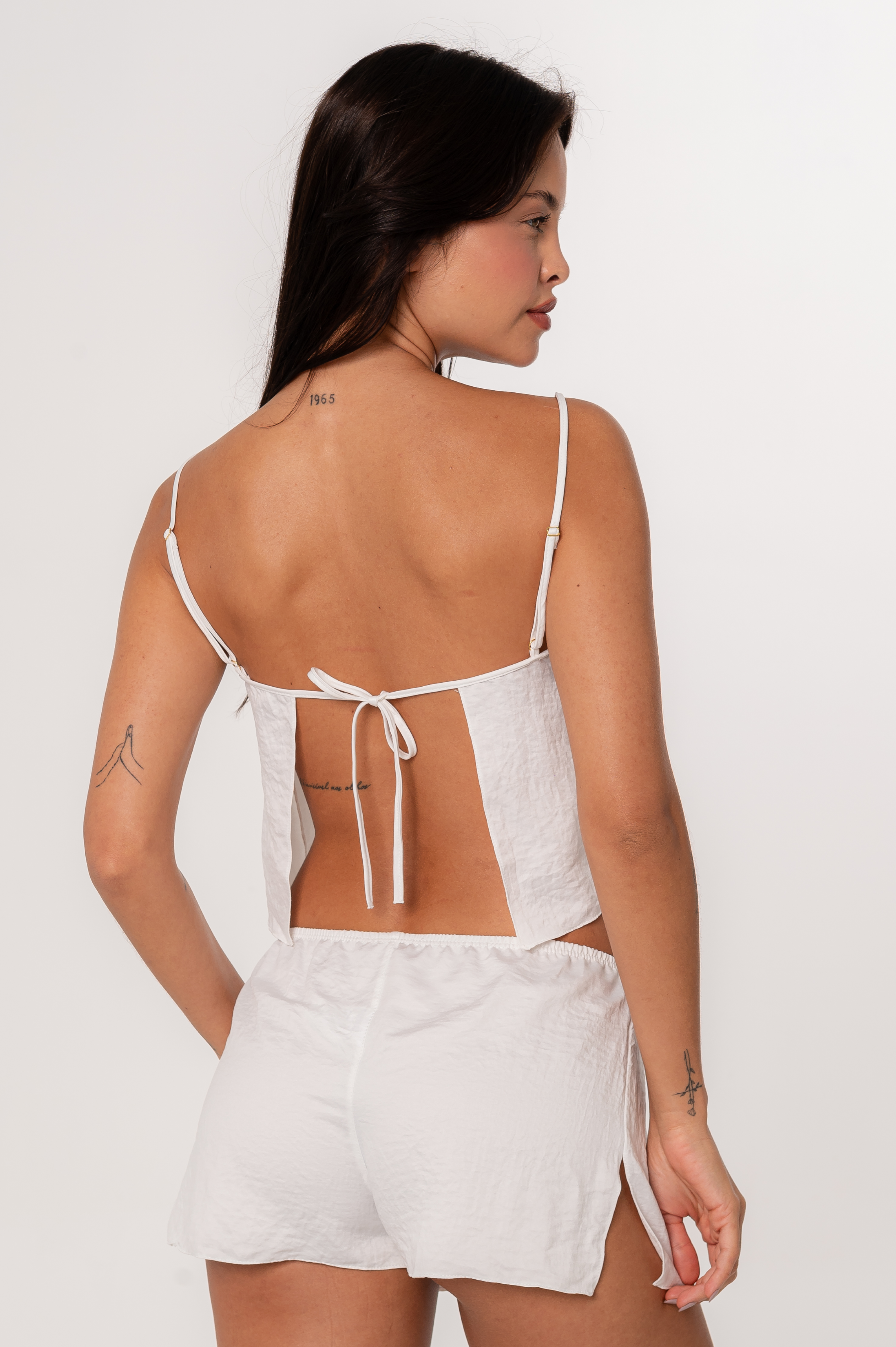 Shortdoll Alças Finas Em Cetim De Seda Com Amarração Essencial Off