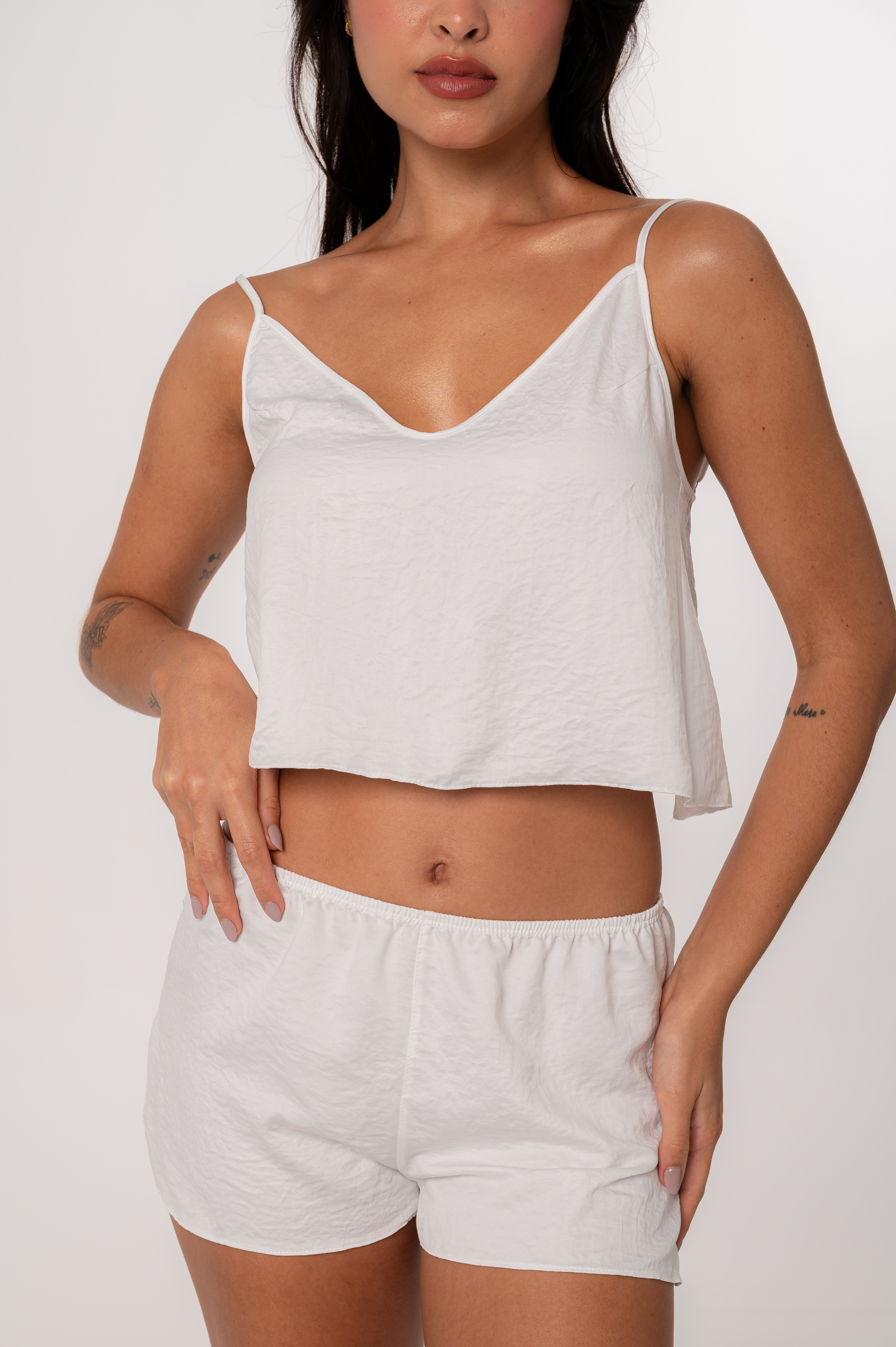 Shortdoll Alças Finas Em Cetim De Seda Com Amarração Essencial Off