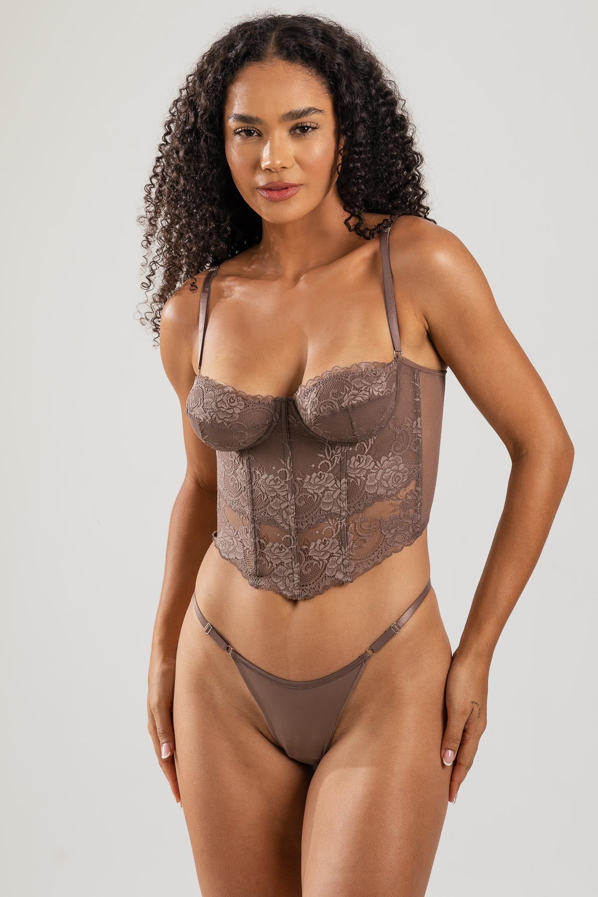 Corset Em Renda E Tule Com Alças Removíveis Serena Marrom