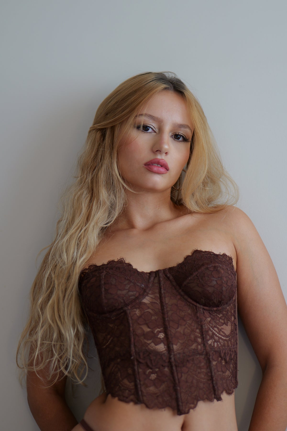 Corset Em Renda E Tule Com Alças Removíveis Serena Marrom