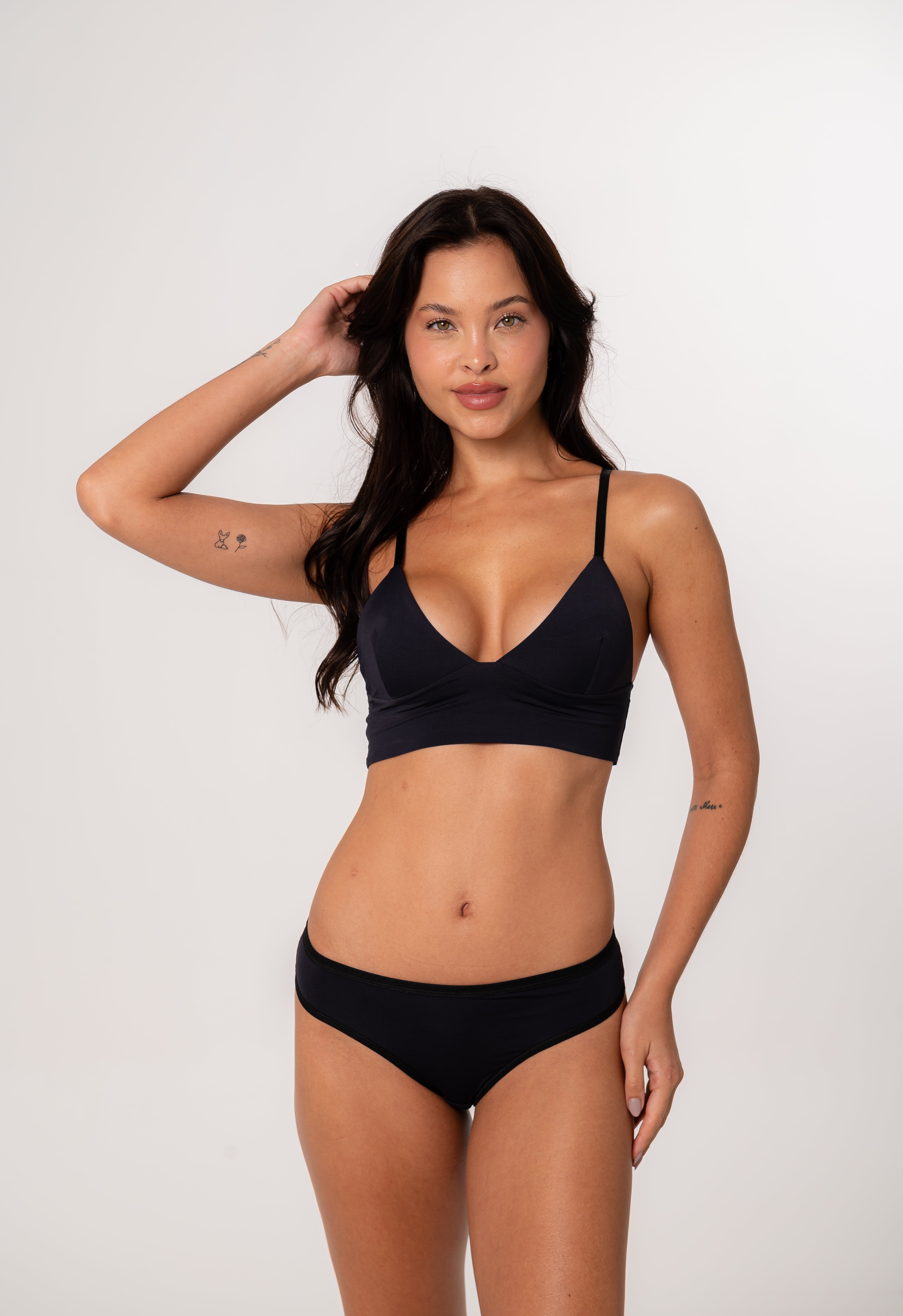 Combo Top Triangulo Microfibra Marcela Preto + Calcinha Invisível Preta