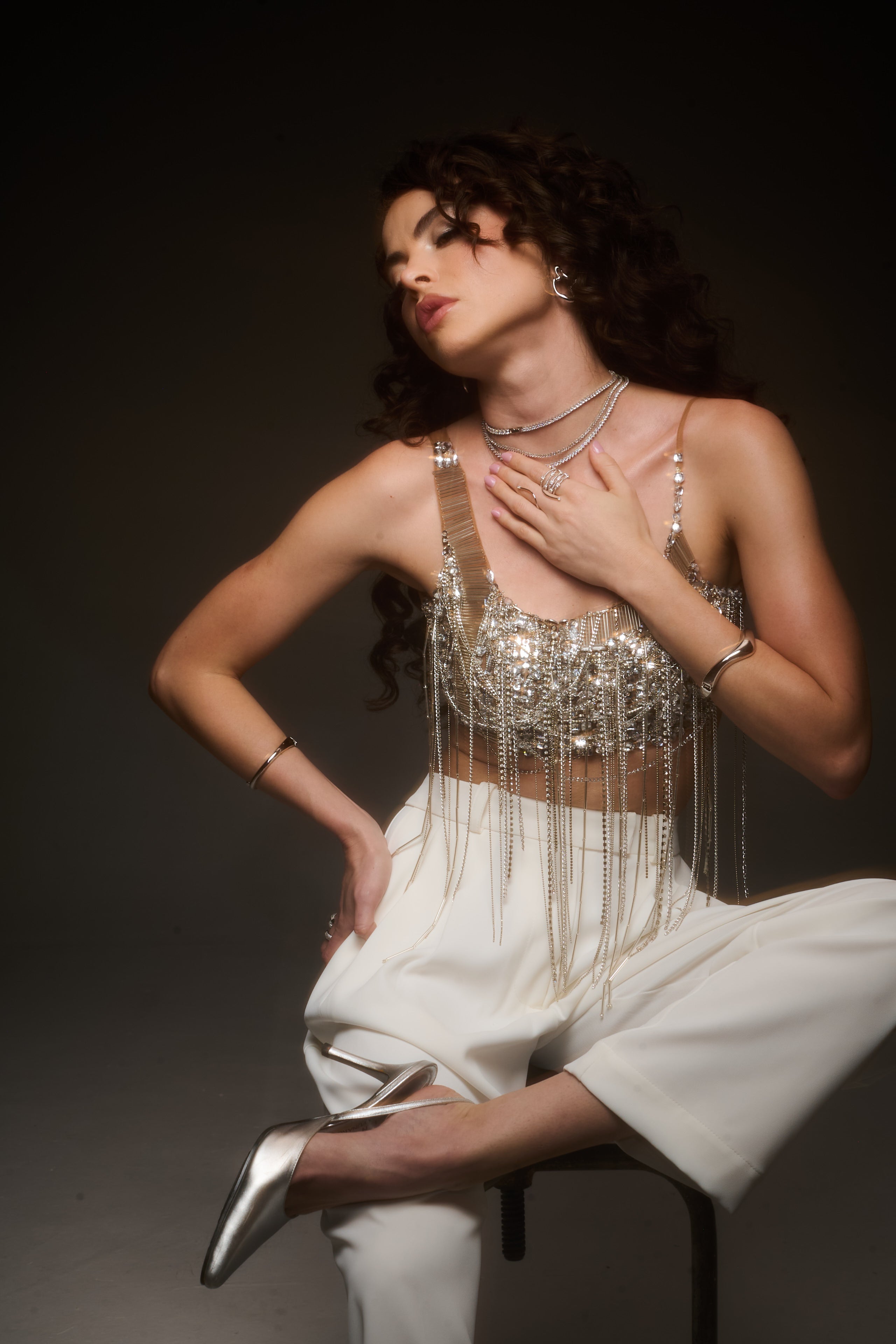 Top Instantes Reto Com Correntes Bordado Á Mão Prata