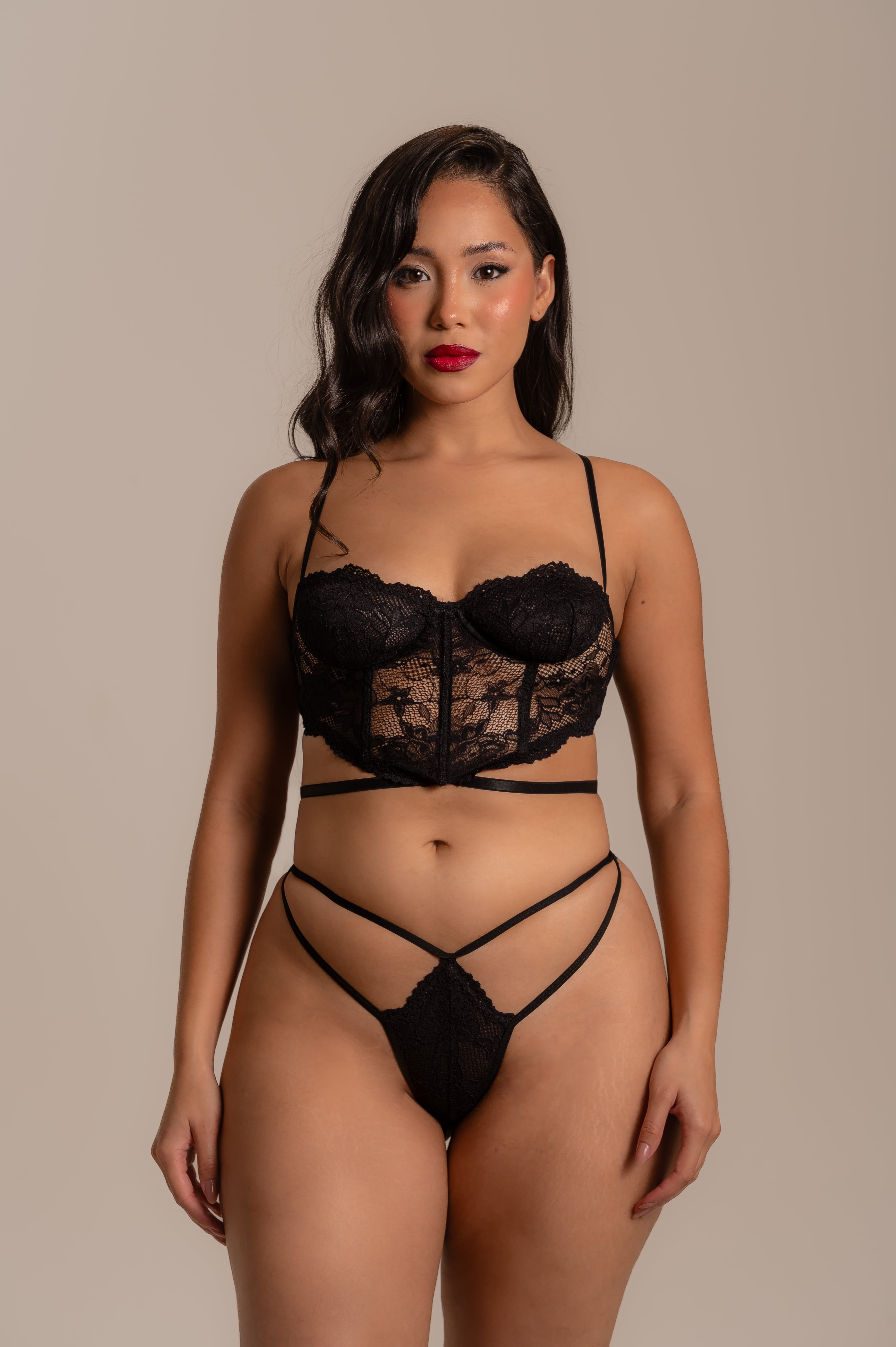 Corset De Renda Com Abertura Lateral Preto