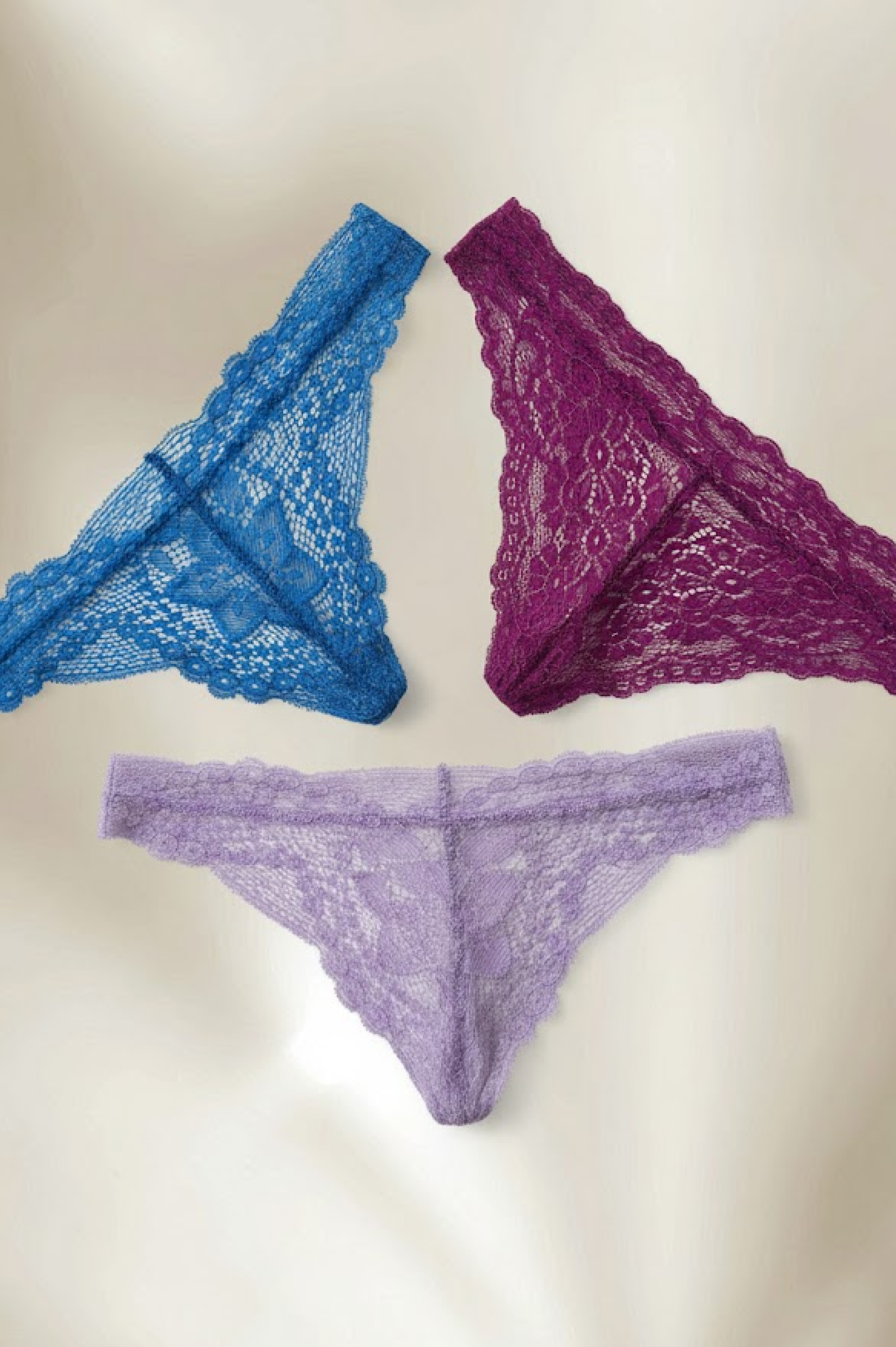 Kit 3 Calcinhas Fio Dental Em Renda Lucia Azul, Lilas e Roxo