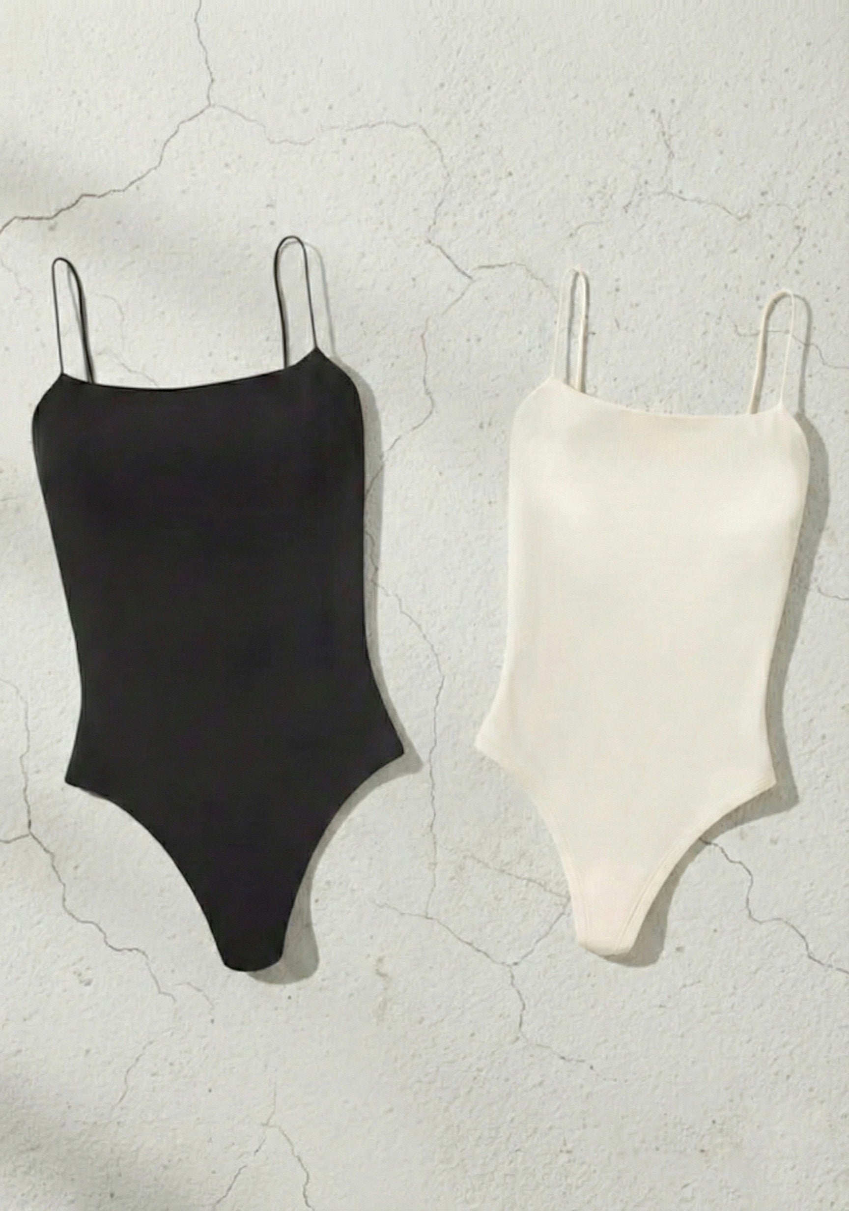 Combo Body Alças Finas Preto + Body Alças Finas Off White