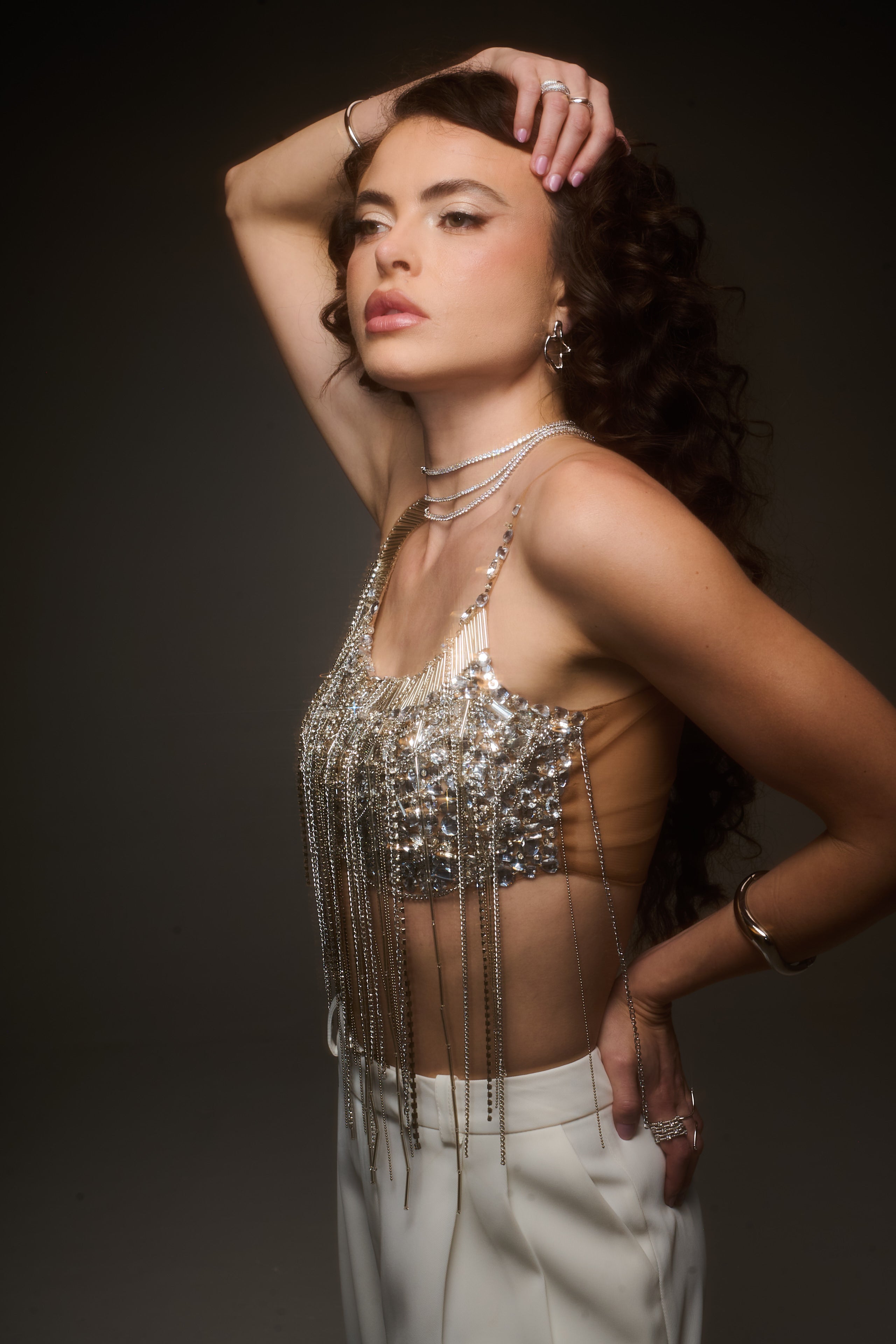 Top Instantes Reto Com Correntes Bordado Á Mão Prata